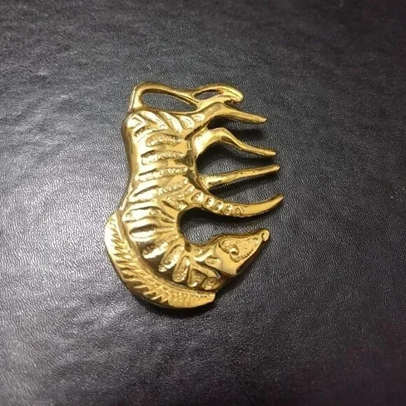 Gold tone zebra brooch - Picture 2 of 7